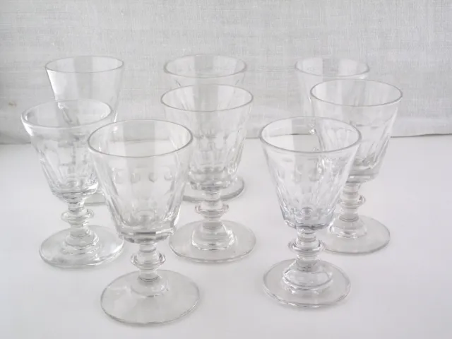 Série de 8 verres à Porto anciens à facettes