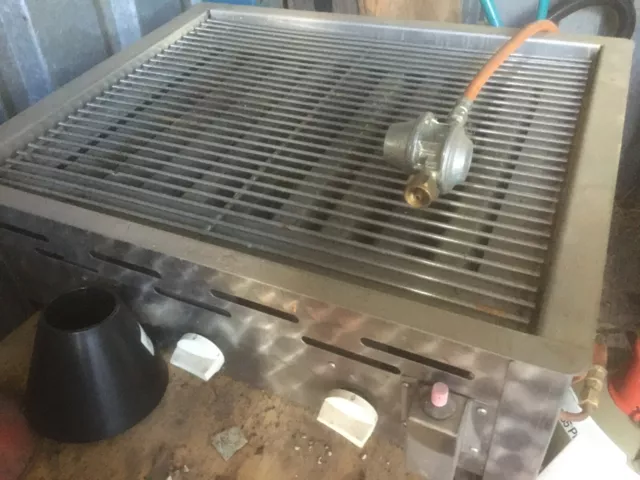 Gasgrill Edelstahl 3 flammig mit Grillrost 59x46 cm Partygrill