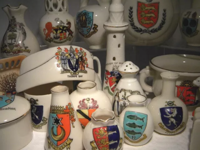 Crested China Selection   (B18)