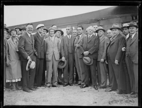 Aviatrix Fraulein Elli Beinhorn greeted by crowds after flying - 1930s Old Photo