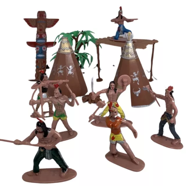 VTG PLASTIC AMERICAN Indian Warriors Figures Teepee Totem Pole