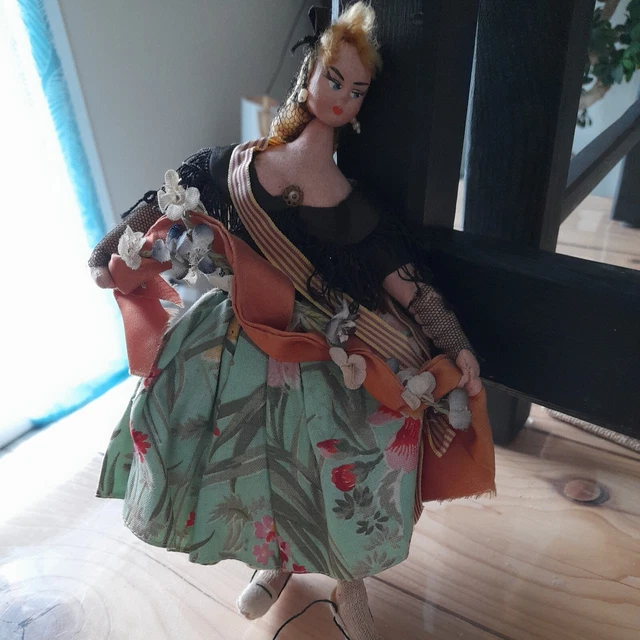 Espagne. SEVILLA. Olé la Gracia Tipos Andaluces . Danseuse de Flamenco