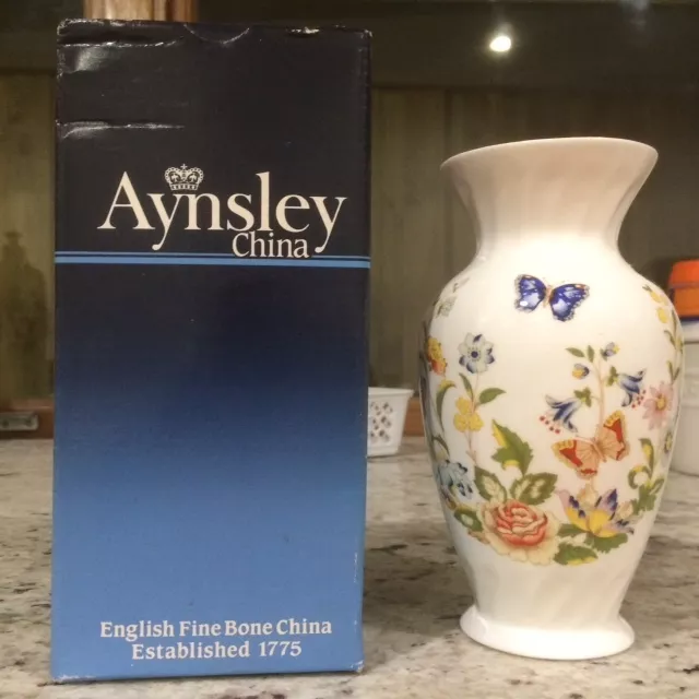 Aynsley fine china 'cottage garden" Vase