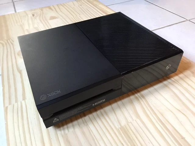 Xbox One Noir mat 1To Vendue seule, Très Bon état Fonctionne parfaitement