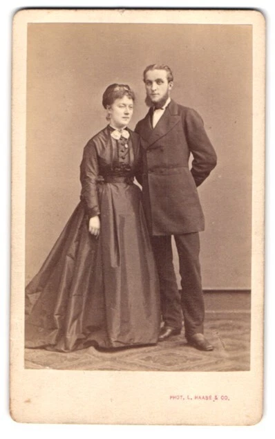 Fotografie L. Haase & Comp, Berlin, Friedrichsstrasse 178, Portrait junges Paar