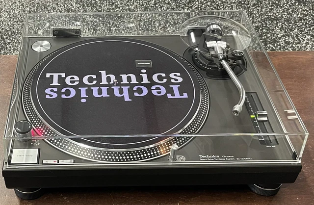 1 Original OEM Black Technics SL1200 mk2 turntable w new dust cover studio kept