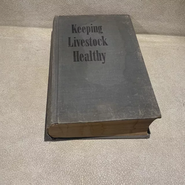 1942 Keeping Livestock Healthy USDA Yearbook of Agriculture Illustrated Farming