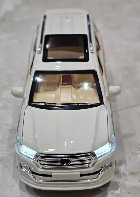 Toyota Land Cruiser SUV 1:24 Diecast Model Car Toy Collection Sound&Light 4x4