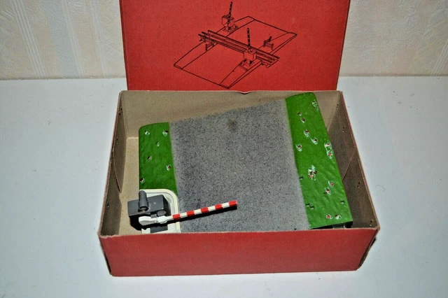 hornby eche O passage a niveau en plastique neuf en boite