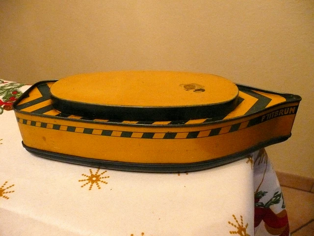 ANCIENNE BOITE MÉTAL Biscuits Galettes St Michel Costume de Quimperlé EUR 19,90 - FR
