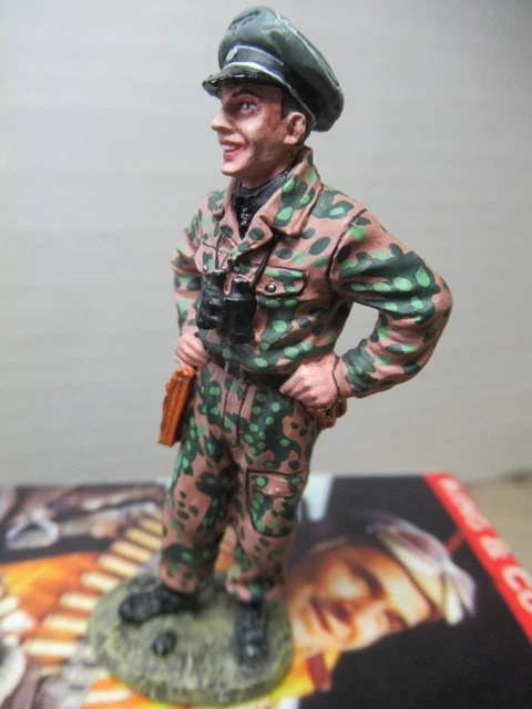 KING AND COUNTRY WS075. Waffen SS Panzer Officer in Camo Kombi Suit. 1 ...