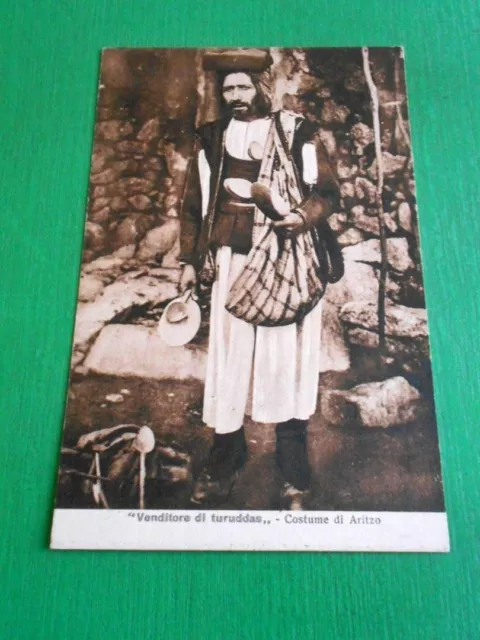 Cartolina Costume di Aritzo - Venditore di turuddas 1925 ca.