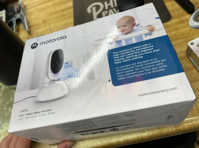 Monitor de video para bebé Motorola de 5" con PTZ - VM75