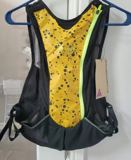 Nike acg hydration race vest sale