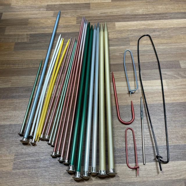 Lot of 24 Vintage Knitting Needles Boye and unbranded 1 crochet hook see pics