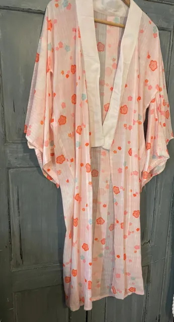 Kimono bianco vintage giapponese con stampa fiore giapponese al neon buone condizioni