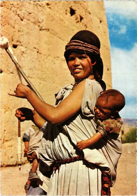 CPM MAROC Le Maroc Pittoresque-Fileuse Ait Haddiddou Dadés (343250)