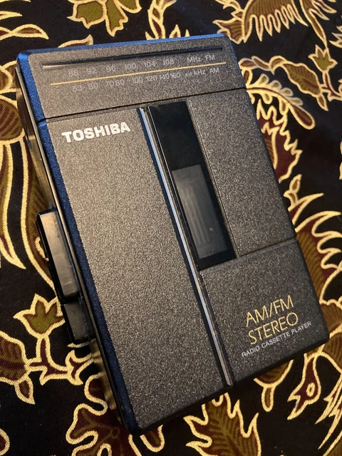 Walkman Toshiba KT 4046 lecteur radio et cassette vintage Non Testé Dans L'état