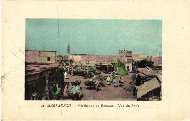 CPA AK MARRAKECH - Marchands de Roseaux vue du Souk MAROC (796529)