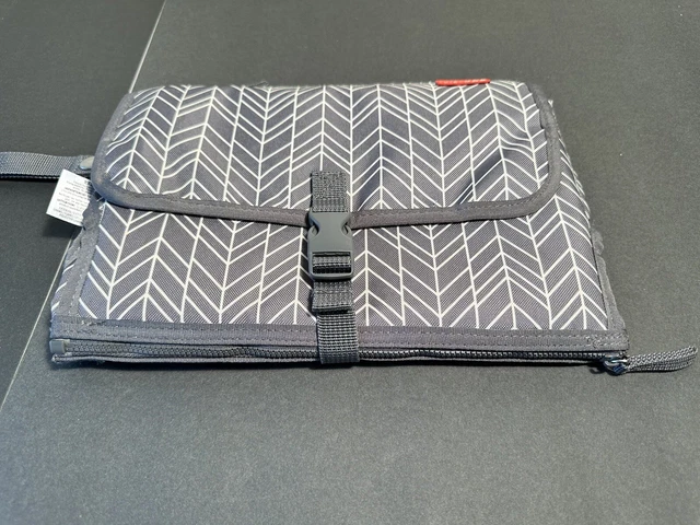 Skip Hop Portable Baby Changing Pad, Pronto, Grey Feather Design