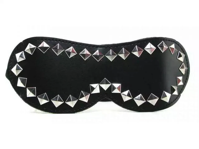 Maschera occhi pelle nera effetto rivetti maschera borchie bondage AV3