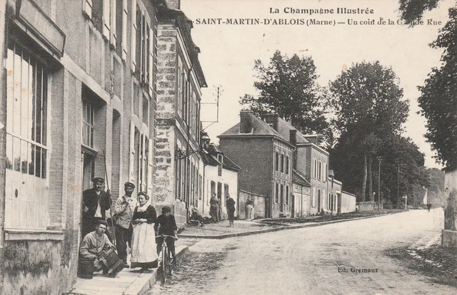 CPA 51 SAINT MARTIN d'ABLOIS (Marne) Un Coin de la Grande Rue