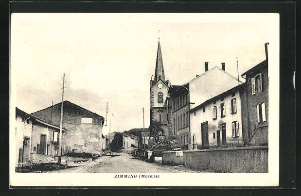CPA Zimming, vue générale avec vue de la rue