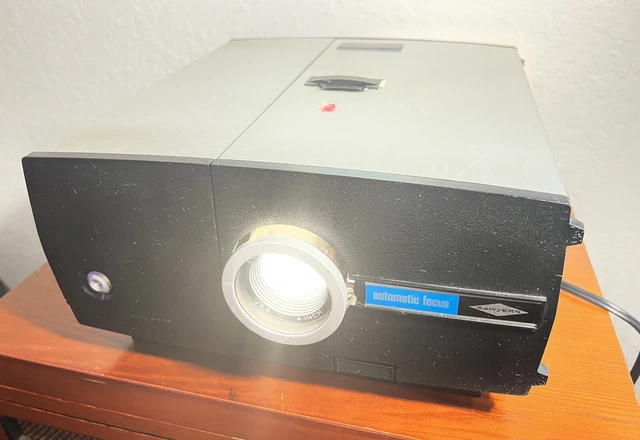 Sawyers Rotomatic 747 AQ 2x2 Slide Projector Automatic Focus 500 Watt Lamp