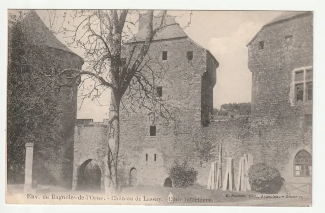 Encirons de BAGNOLES DE L'ORNE - Orne - CPA 61 - Le Chateau de Lassay Cour