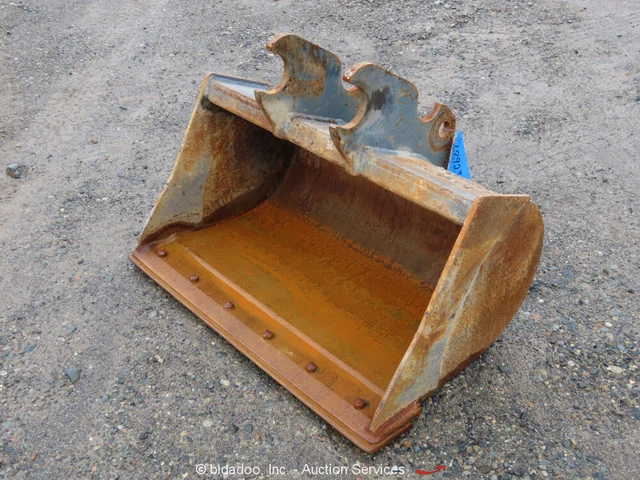 36" Clean Out Smooth Bucket Quick Attachment For Mini Excavators bidadoo