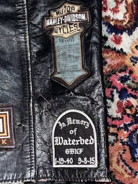 VTG Harley Davidson Motorcycle Vest Black Leather Distressed Patches  Mens Sm. 3