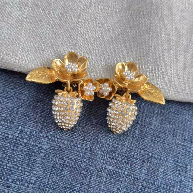 OSCAR DE LA RENTA Pearl Strawberry Inlay zircon Vintage Gold Clip On Earrings