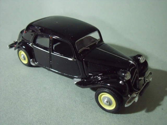 1/43 Citroen 11 Traction 1953  Universal  Hobbies  No  Norev  Solido  Eligor