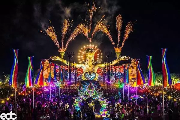 Electric Daisy Carnival EDC Live DJ-Sets USB SPECIAL Compilation (2011 - 2023)