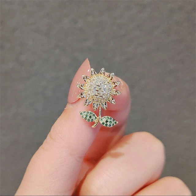 Fashion Crystal Lucky Sunflower Brooch Pin Women Wedding Collar Costume Jewelry