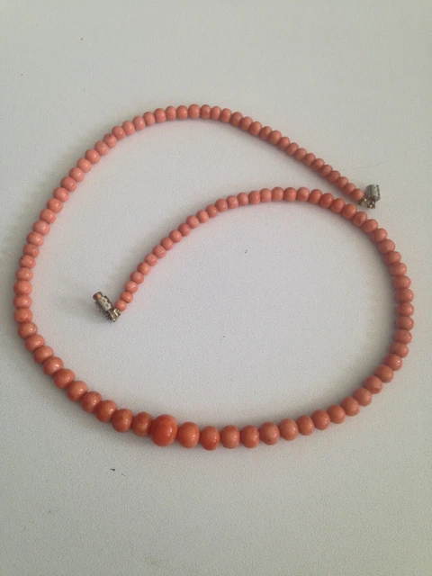 Collier Ancien Perles De Corail Rouge - Fermoir Or 18k Poinçonné - 43 Cm