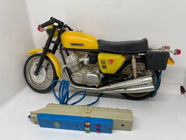 Moto Téléguidée Ellegi Honda 750 Four 1970 – Échelle 1/8, état TBE Avec Boîte