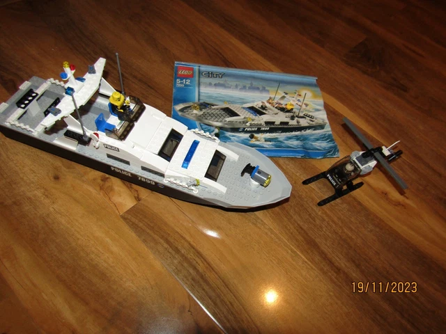 Lego police boat 2025 7899