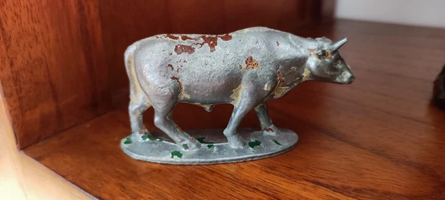 Quiralu/Taureau La Ferme/1/32 /54mm  XR CBG JF BF Plomb Creux Peint Vintage