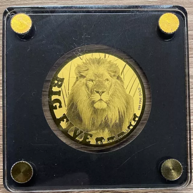 5.000 FRANCS TSCHAD - 1/200 Oz Gold 999 / 40 mm - LÖWE / Lion / big five [91346