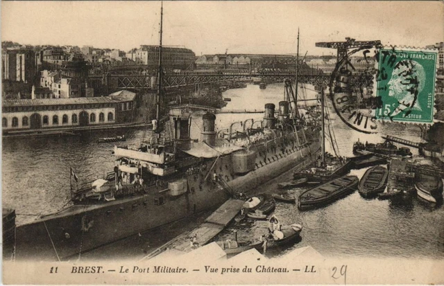 CPA AK Brest - Le Port Militaire - View taken from the SHIPS Castle (1206947)