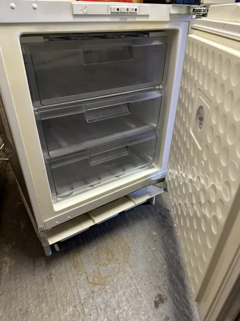 Neff G4344XFF0G N50 Under Counter Integrated Freezer