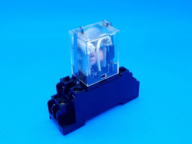 Omron MY2IN 24v DC Power Relay 10A 11Z8Y1 Non Latching - NOS New Old Stock
