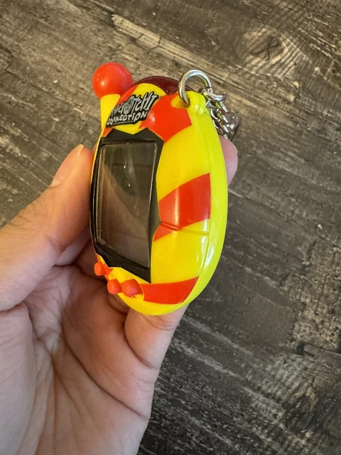 Tamagotchi Bandai 2004 - V4 Connection Sakura Blossoms