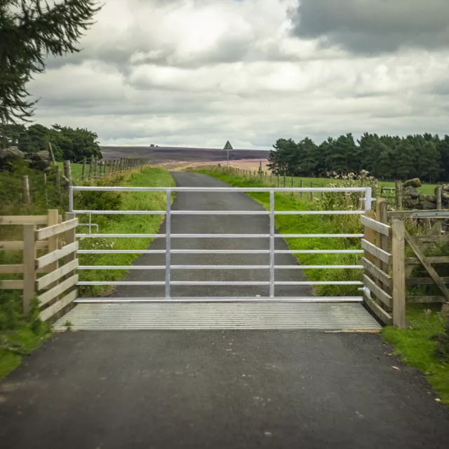 Galvanised Metal Field Farm Equestrian Entrance Security Gate Fence Cross Bar UK