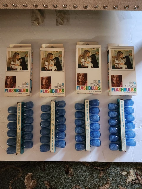 4 cajas de bombillas Sylvania Blue Dot M2B de la década de 1970 ¡sin usar 12 en cada caja!