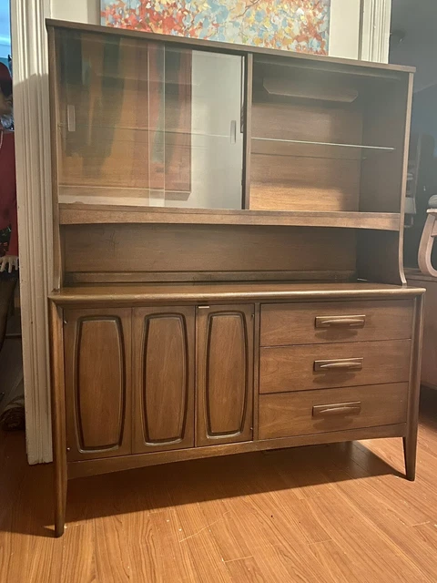 Broyhill Premier Emphasis 2 Piece Credenza Broyhill Premier Emphasis 2 Piece Credenza