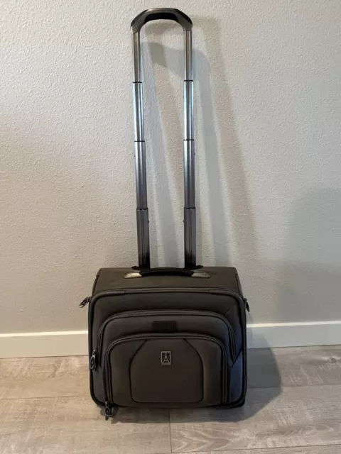 TRAVELPRO Carry On Roller Bag Luggage Laptop Briefcase Bag Lots of storage Gray