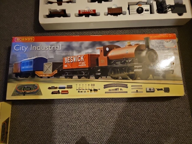 Hornby city shop industrial train set