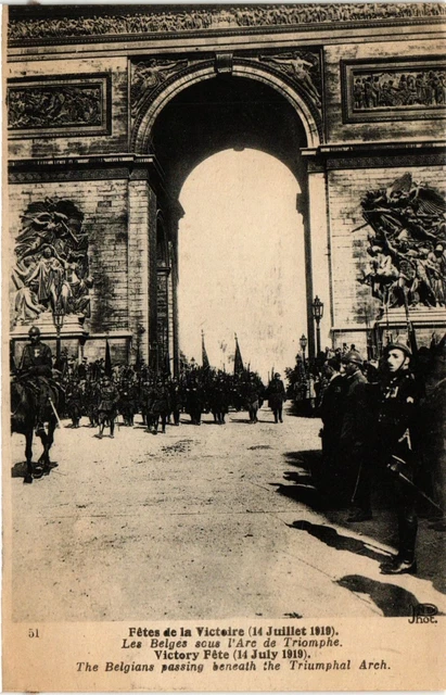 CPA AK Militaire Fetes de la Victoire (362106)